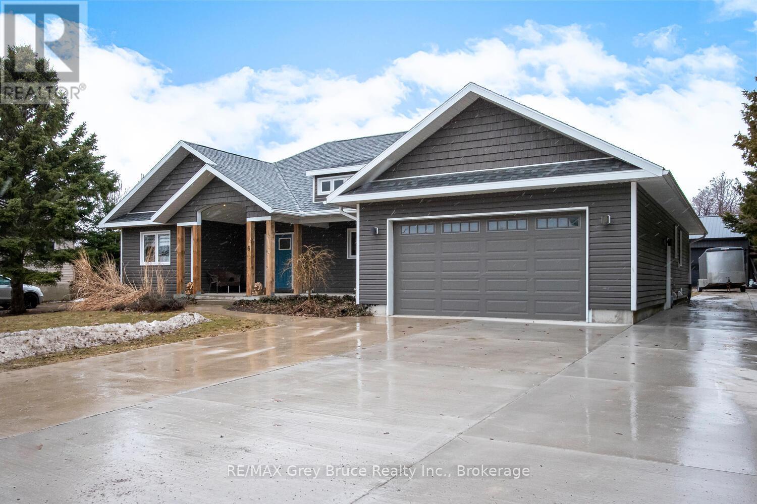 6 Point View Drive, Northern Bruce Peninsula, Ontario  N0H 1W0 - Photo 2 - X12957834