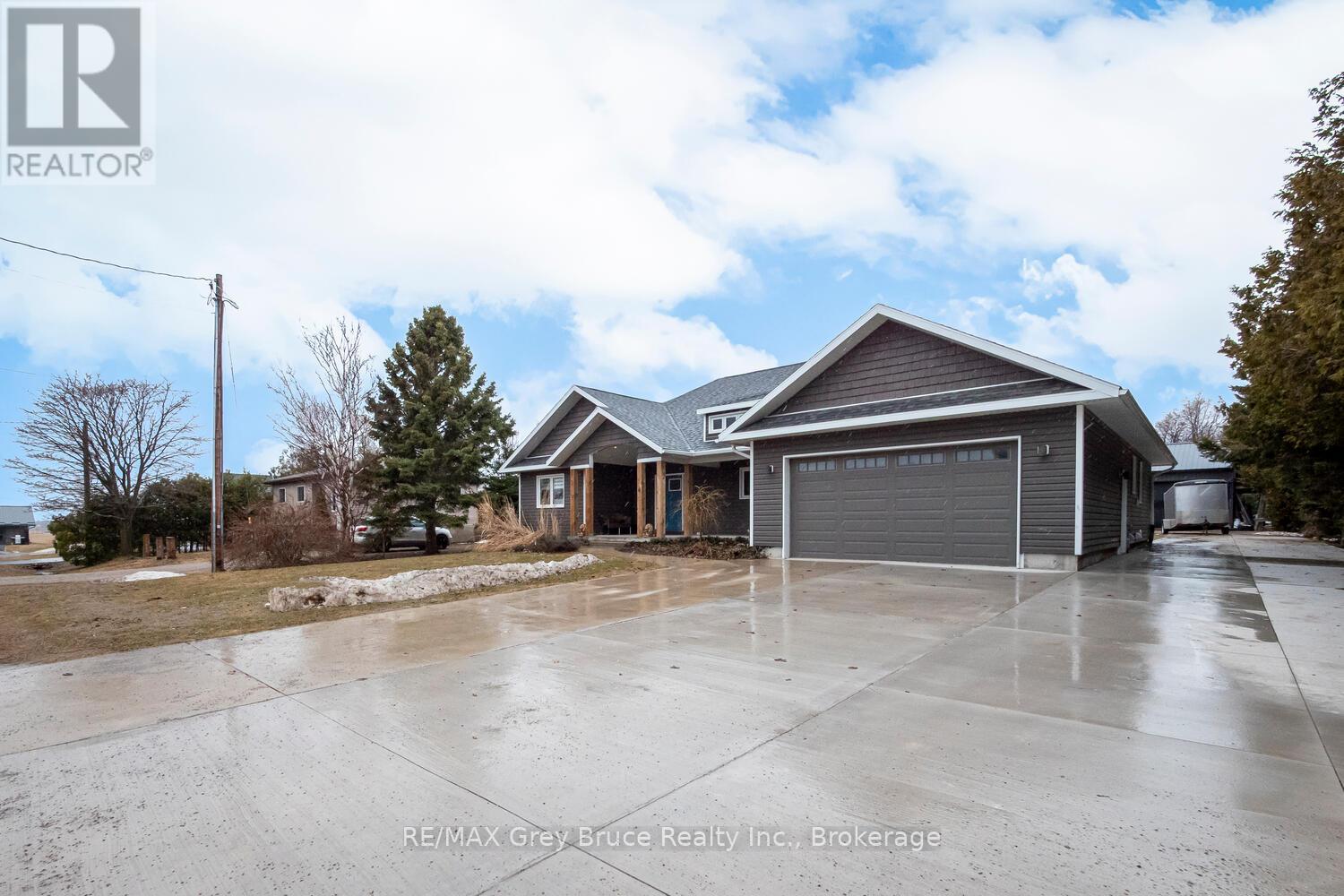 6 Point View Drive, Northern Bruce Peninsula, Ontario  N0H 1W0 - Photo 49 - X12957834