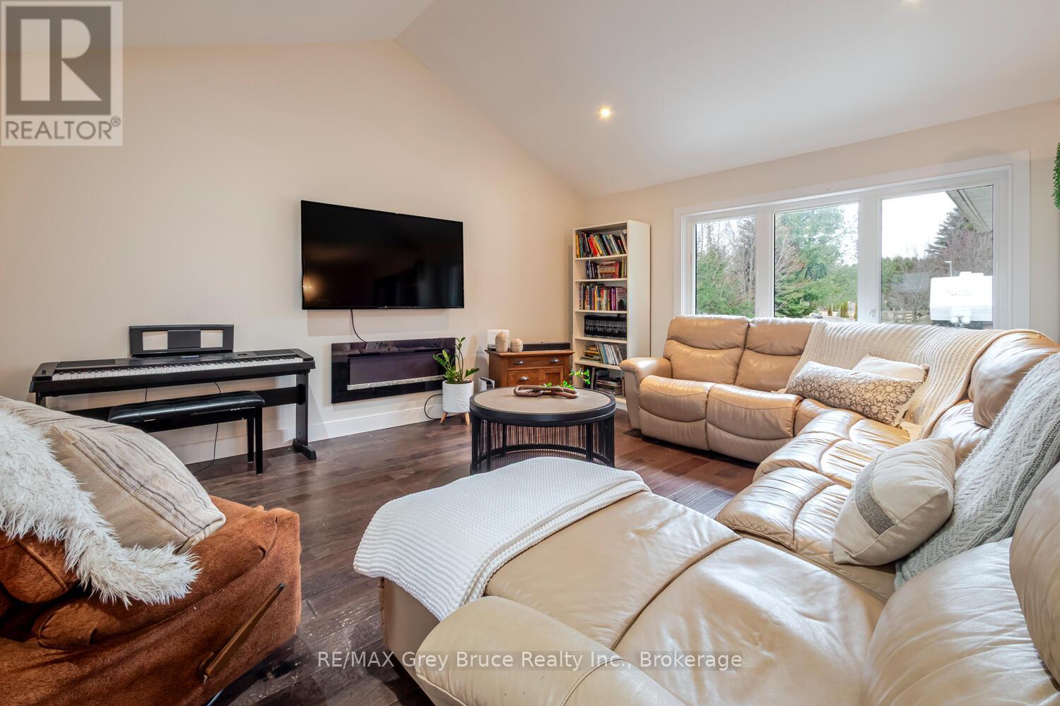 6 Point View Drive, Northern Bruce Peninsula, Ontario  N0H 1W0 - Photo 7 - X12957834