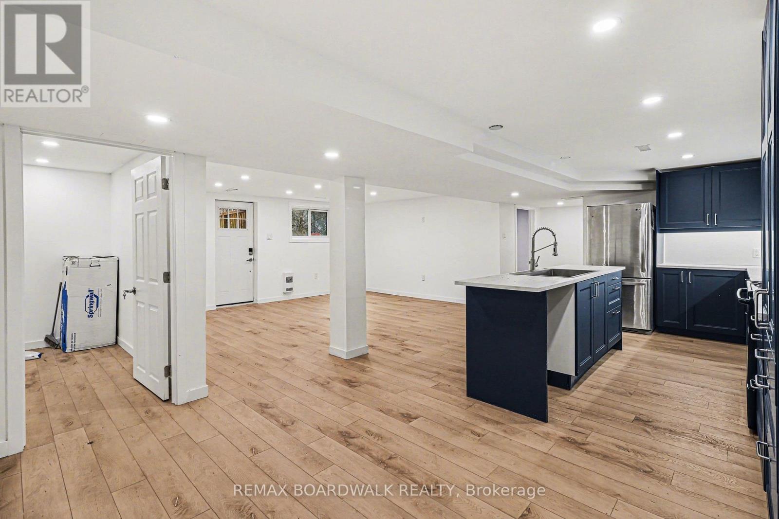 1399 Ellsworth Lane, Ottawa, Ontario  K4P 1N3 - Photo 3 - X12957840