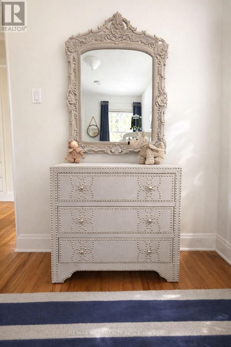 3 Glenroy Avenue, Toronto, Ontario  M8Y 2L9 - Photo 15 - W12861132