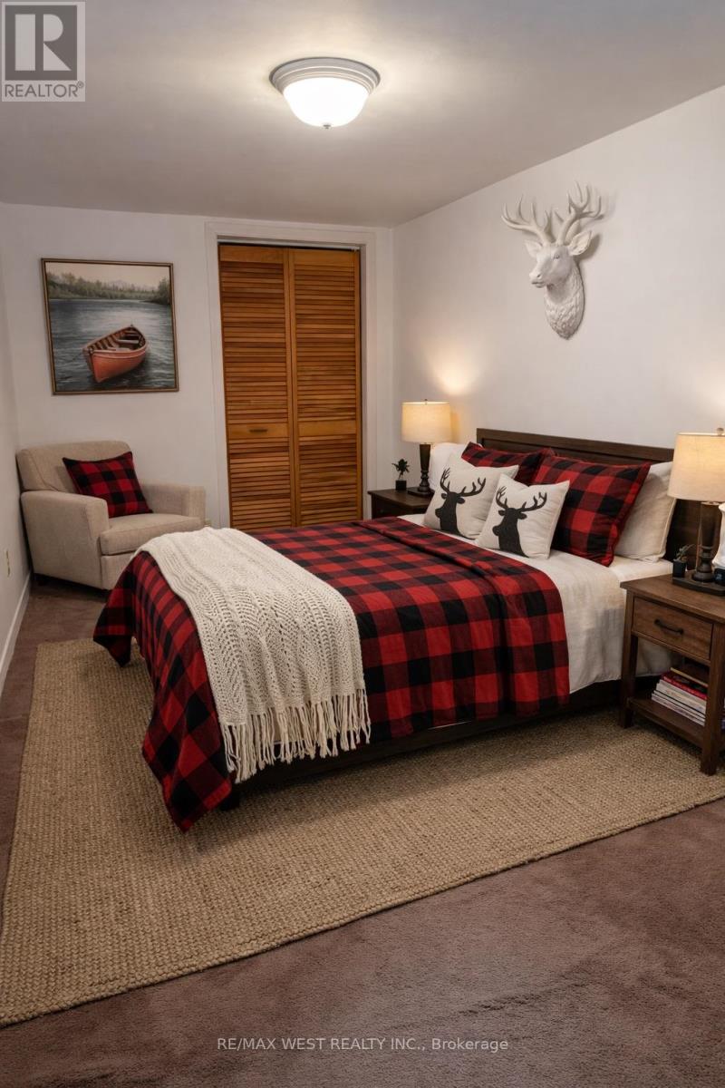 3 Glenroy Avenue, Toronto, Ontario  M8Y 2L9 - Photo 17 - W12861132