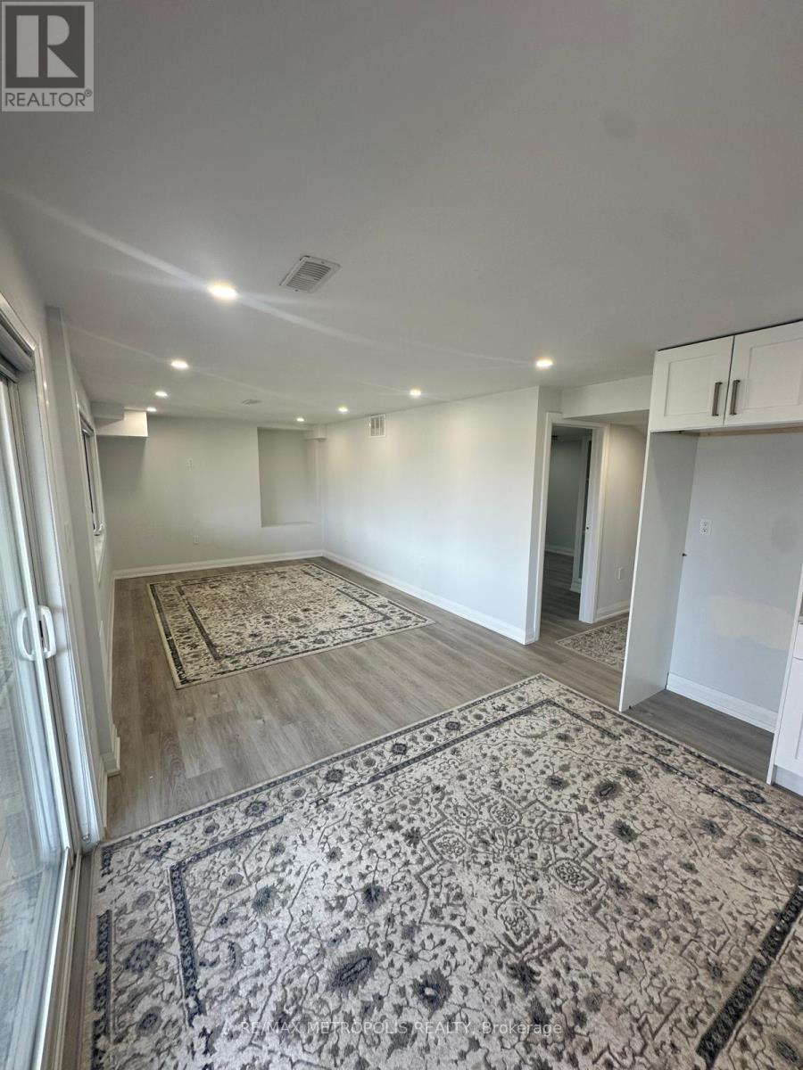 37 Bill Guy Drive, Georgina, Ontario  L4P 0H9 - Photo 4 - N12957776