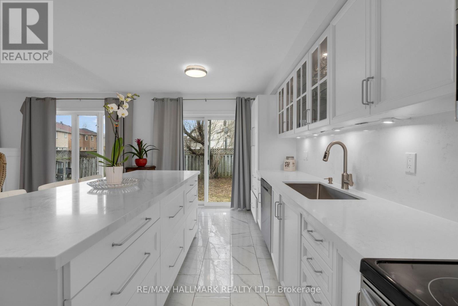 78 Sunridge Street, Richmond Hill, Ontario  L4E 3Z4 - Photo 9 - N12957818