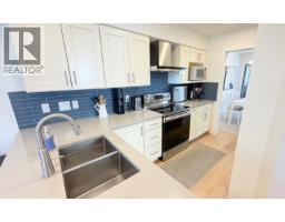 10 2118 EASTERN AVENUE, North Vancouver, British Columbia