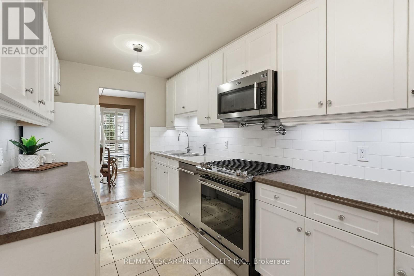 45 - 1228 Kirstie Court, Oakville, Ontario  L6H 5C4 - Photo 5 - W12957790