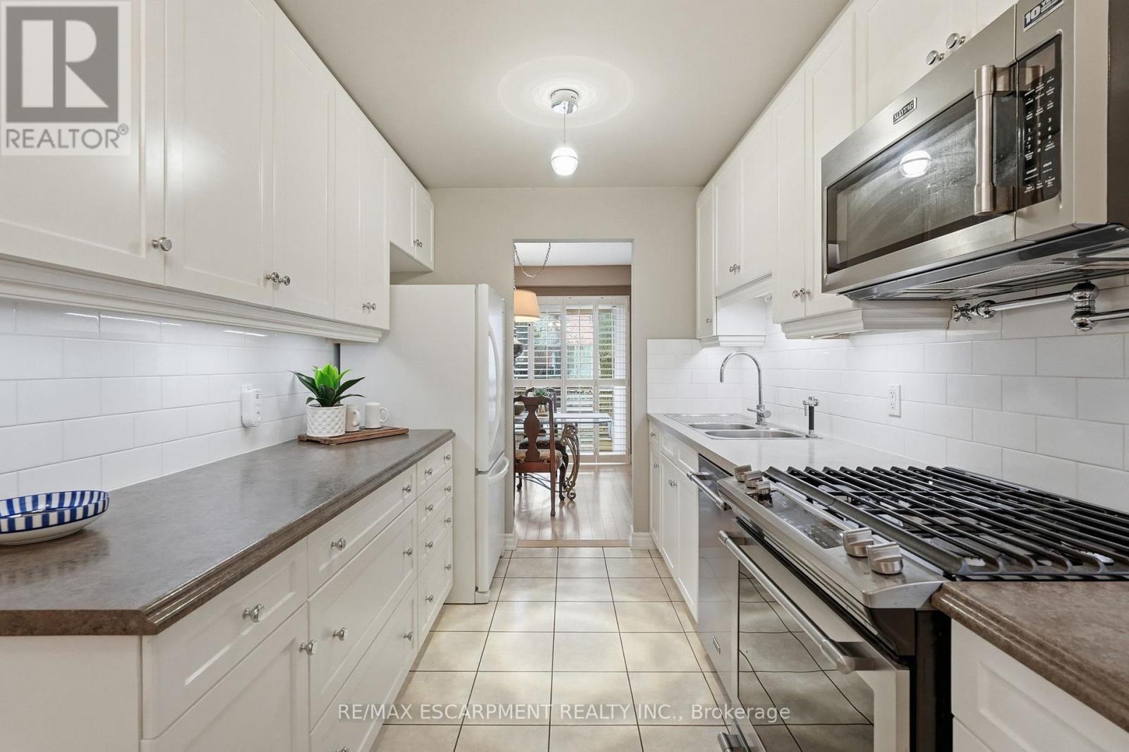 45 - 1228 Kirstie Court, Oakville, Ontario  L6H 5C4 - Photo 6 - W12957790