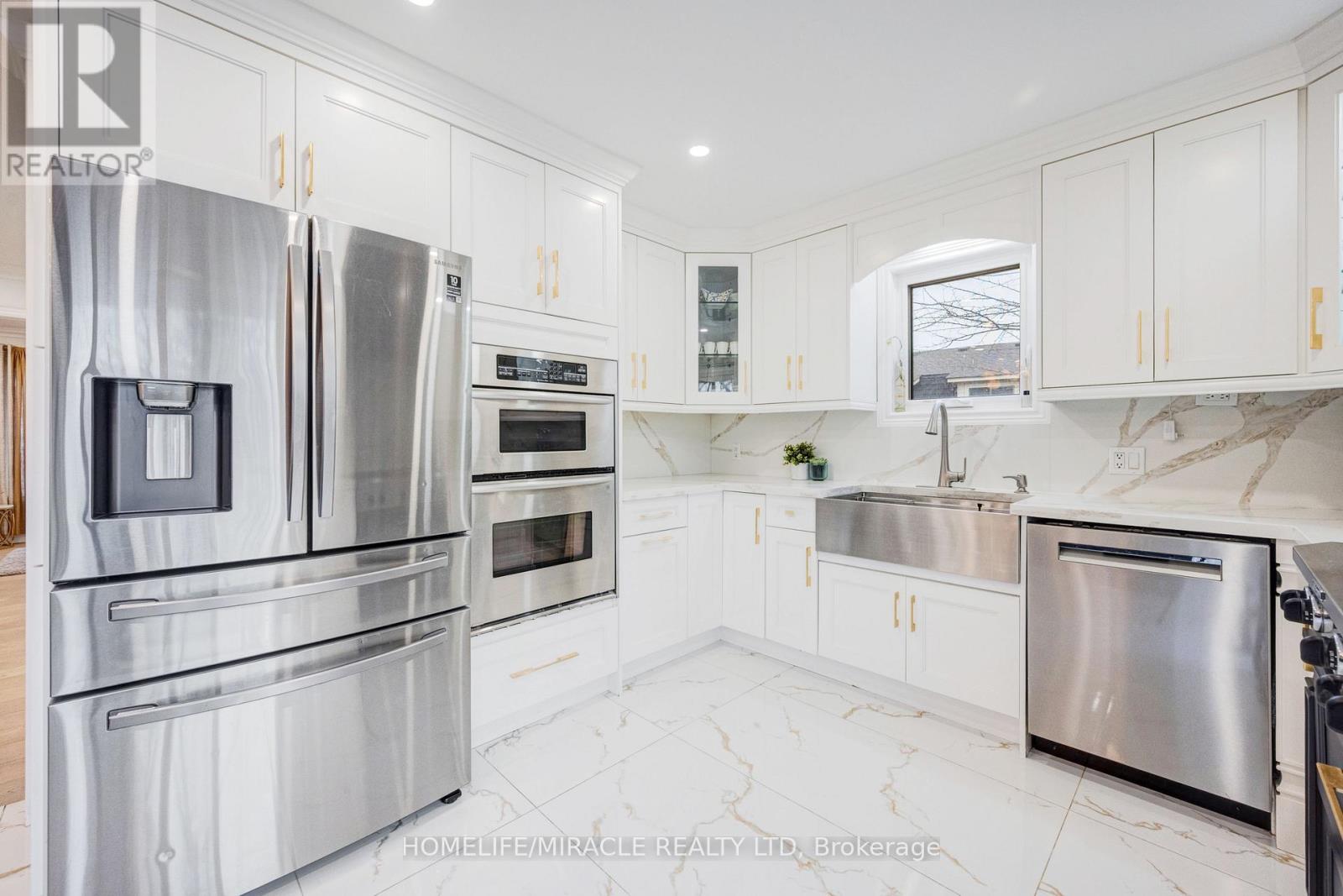 204 Sheraton Court, Oakville, Ontario  L6L 5N3 - Photo 22 - W12957796