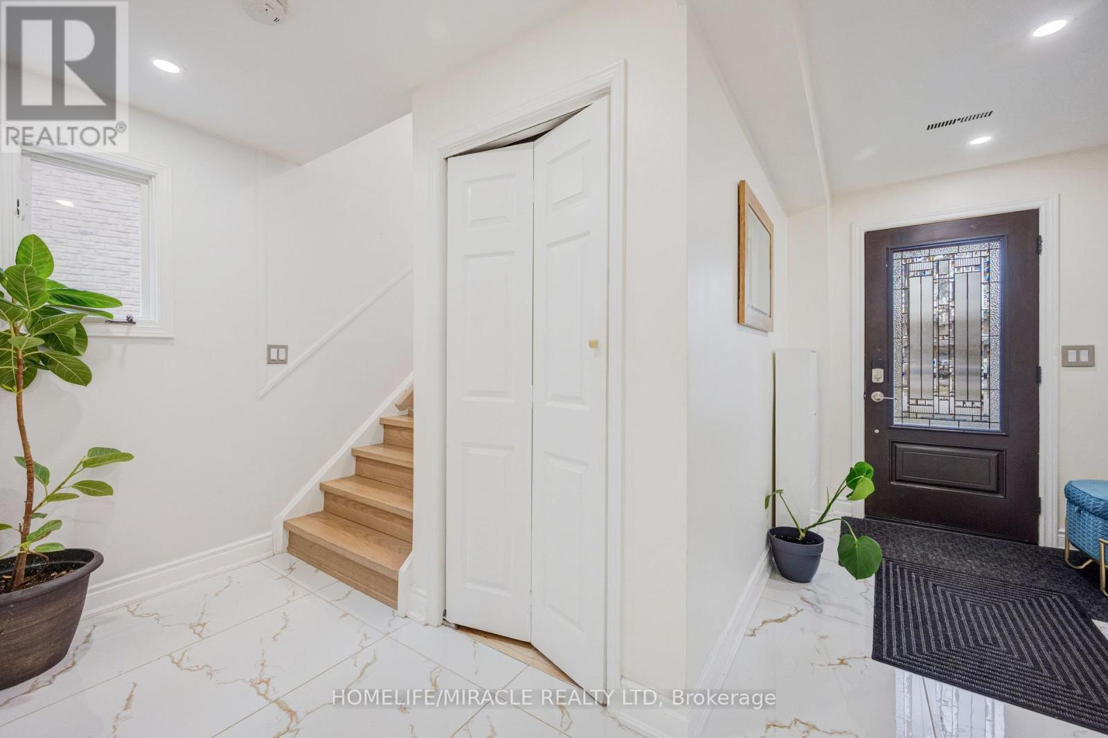 204 Sheraton Court, Oakville, Ontario  L6L 5N3 - Photo 31 - W12957796