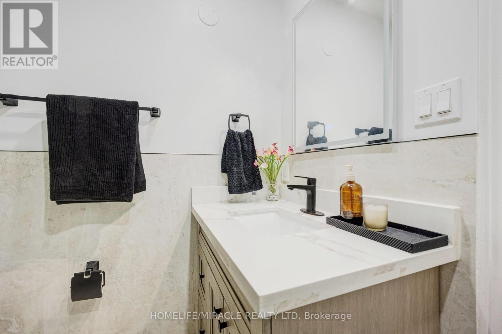 204 Sheraton Court, Oakville, Ontario  L6L 5N3 - Photo 44 - W12957796