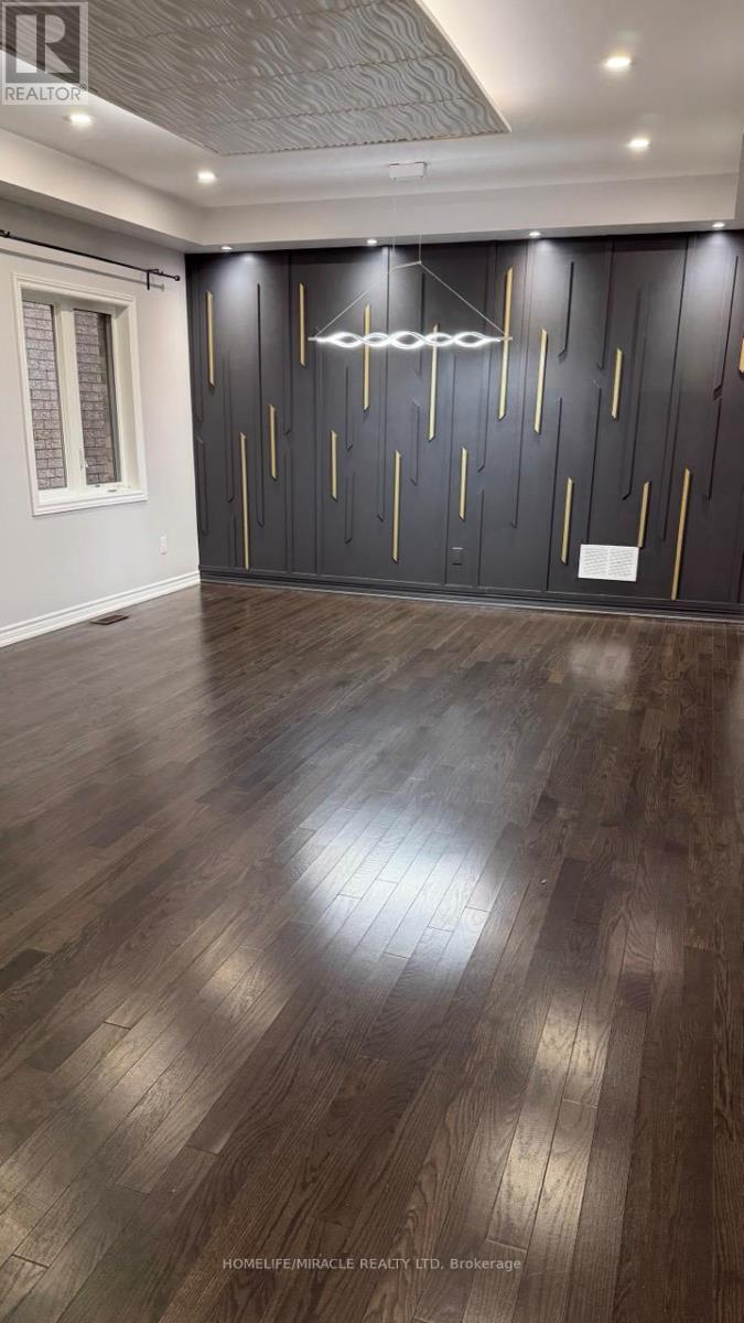 14 Canary Close, Brampton, Ontario  L6X 3A9 - Photo 5 - W12957822