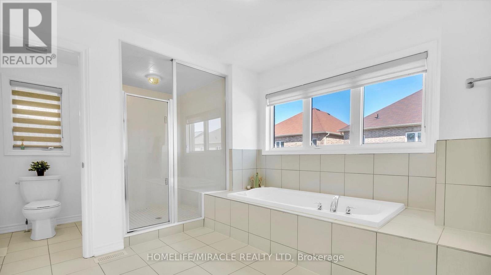 14 Canary Close, Brampton, Ontario  L6X 3A9 - Photo 8 - W12957822