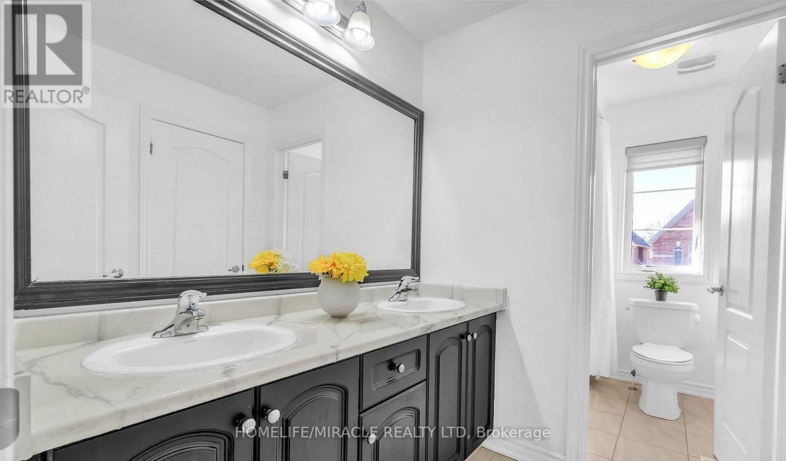 14 Canary Close, Brampton, Ontario  L6X 3A9 - Photo 9 - W12957822