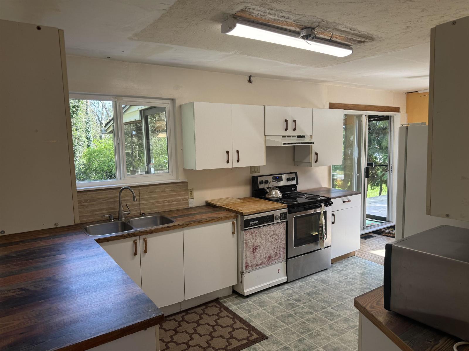 7048 140a Street, Surrey, British Columbia  V3W 5L5 - Photo 12 - R3106675