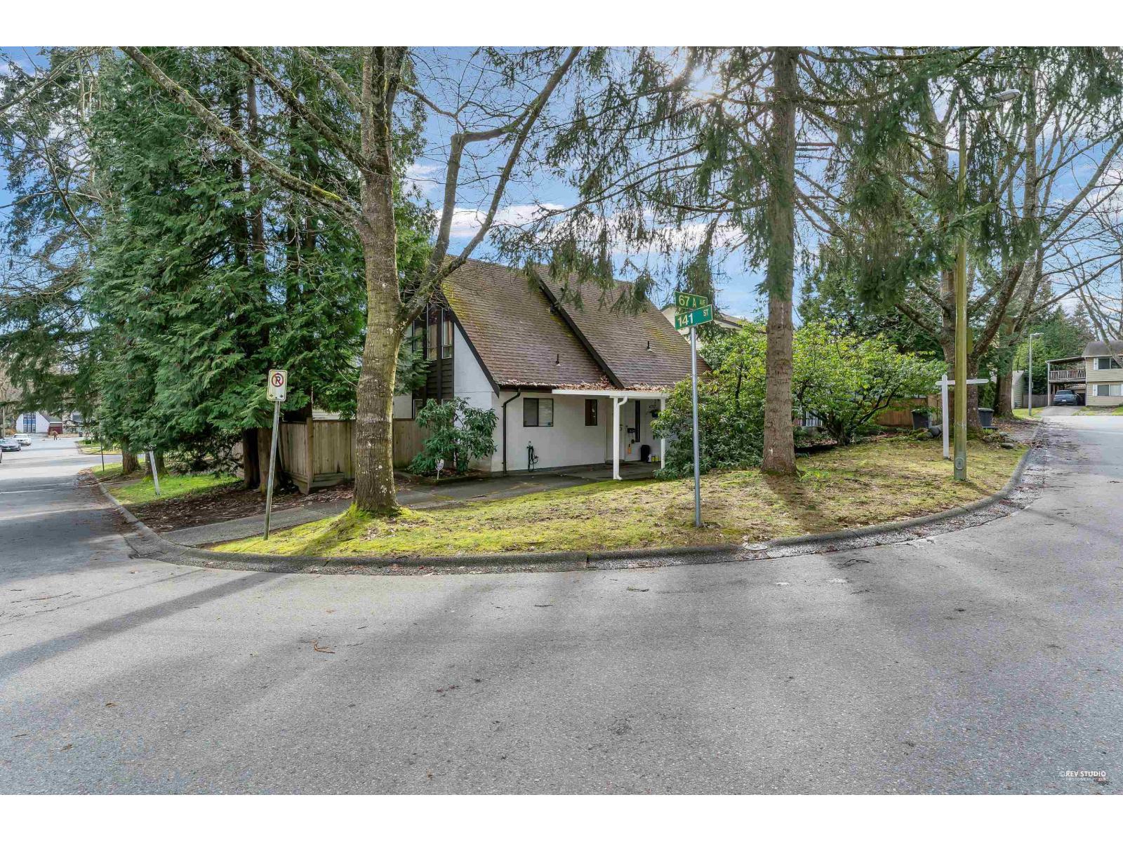 6717 141 STREET, Surrey, British Columbia