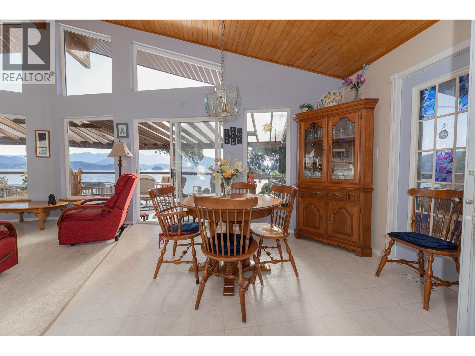 1162 Point Road, Gibsons, British Columbia  V0N 1V1 - Photo 17 - R3106952