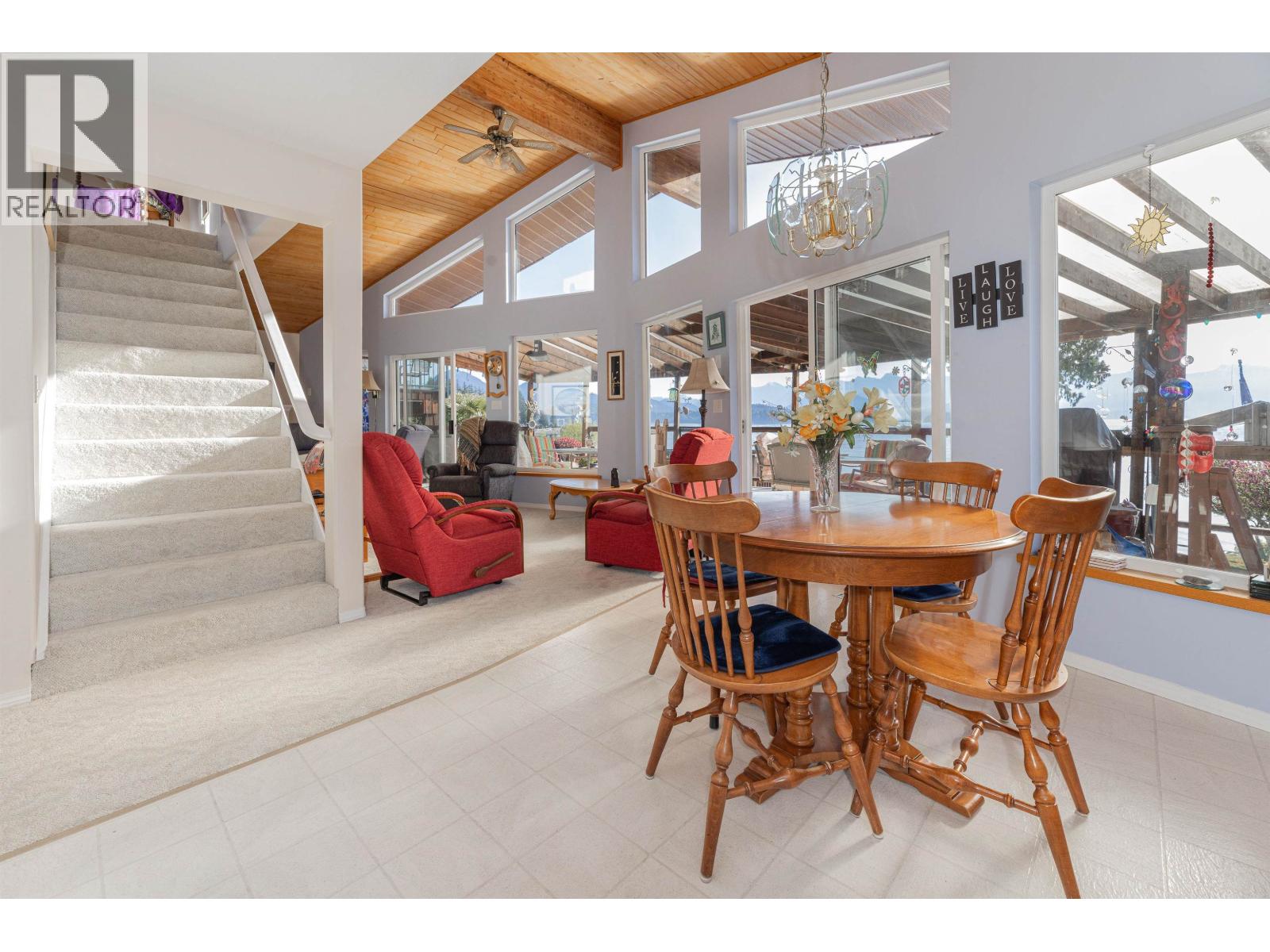 1162 Point Road, Gibsons, British Columbia  V0N 1V1 - Photo 18 - R3106952