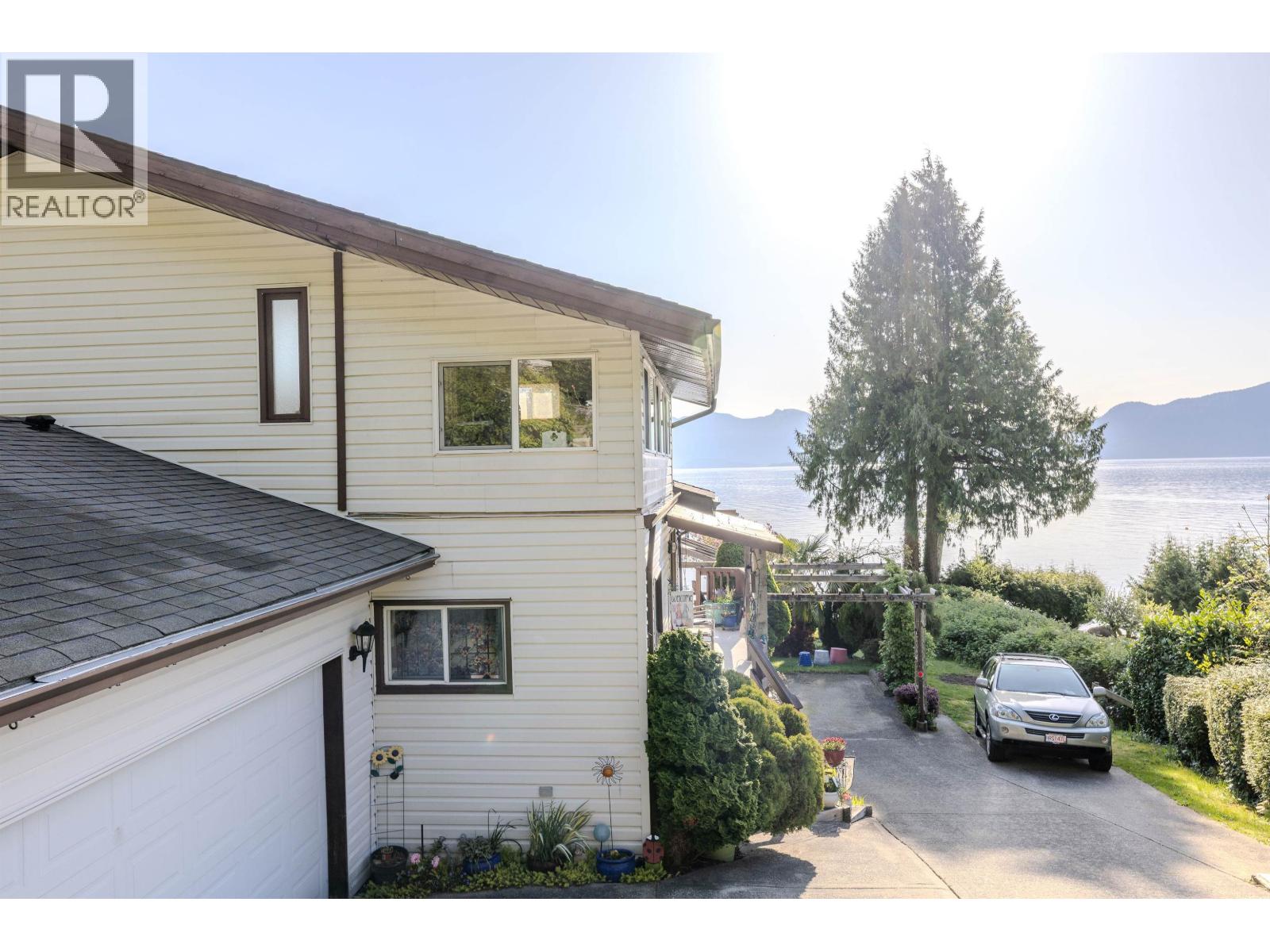 1162 Point Road, Gibsons, British Columbia  V0N 1V1 - Photo 34 - R3106952