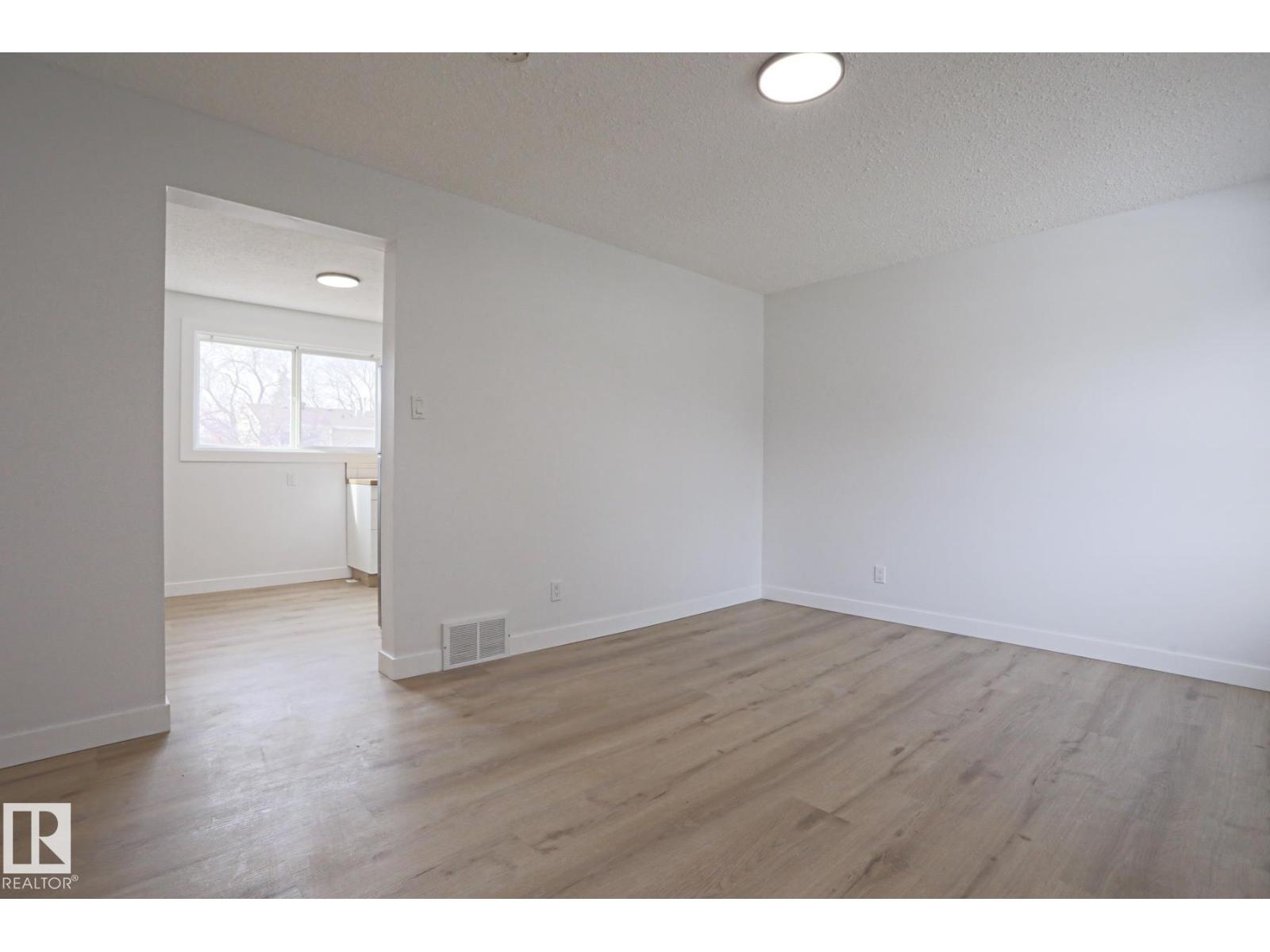 32 Habitat Cr Nw, Edmonton, Alberta  T5A 2X7 - Photo 5 - E4480706