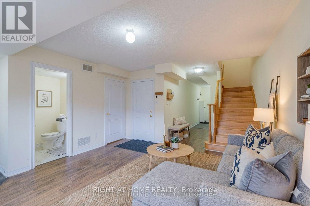 1518 Shepway Mews, Pickering, Ontario L1X 0C7 - Photo 6 - E12949756