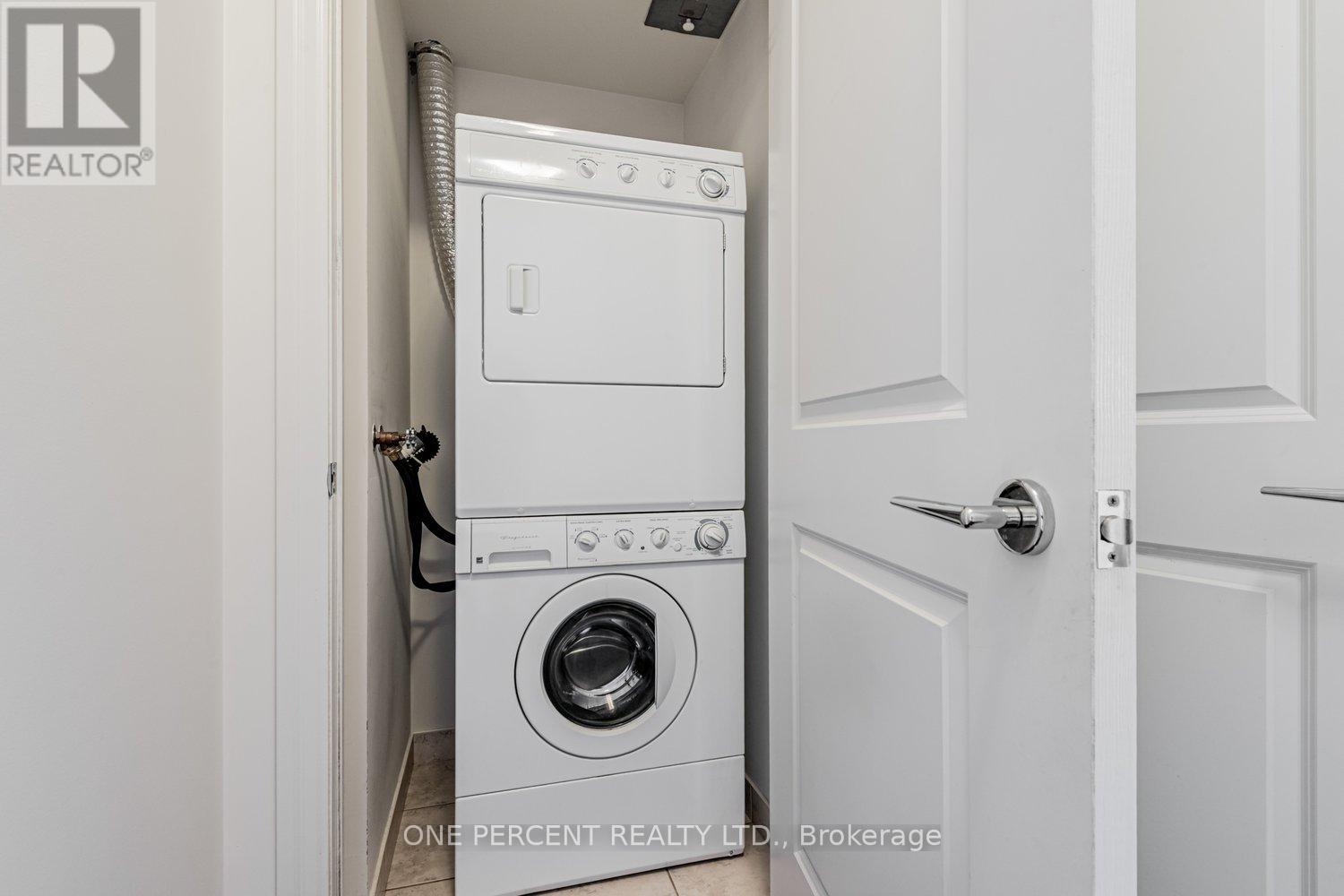 401 - 21 Upper Duke Crescent, Markham, Ontario  L6G 0B7 - Photo 25 - N12852720