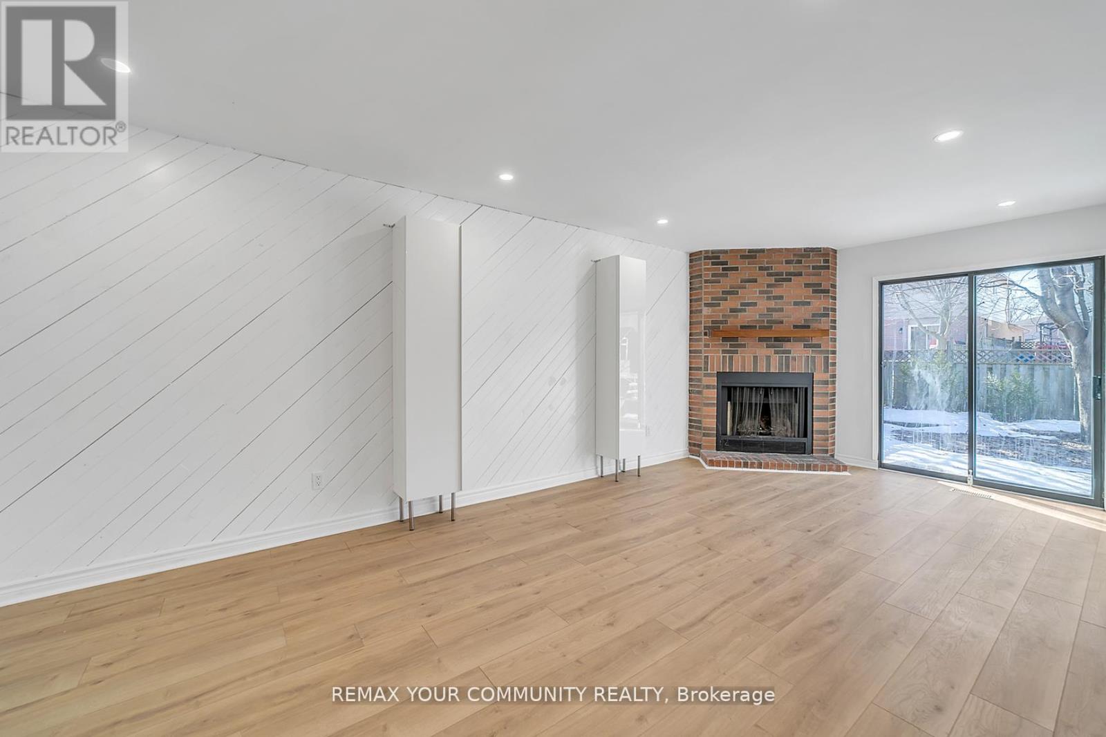 391 Hickling Trail, Barrie, Ontario  L4M 6A9 - Photo 11 - S12957850