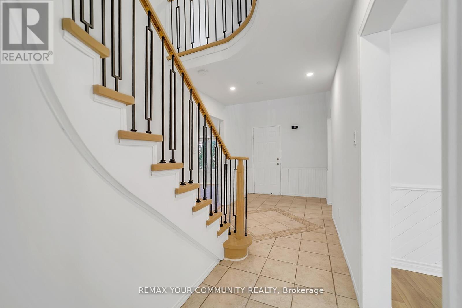 391 Hickling Trail, Barrie, Ontario  L4M 6A9 - Photo 8 - S12957850