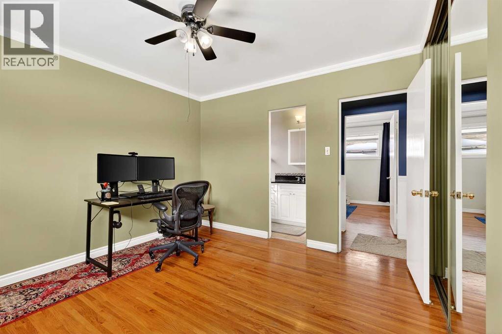 33 Warwick Drive SW, Calgary, Alberta  T3C 2R5 - Photo 26 - A2297421