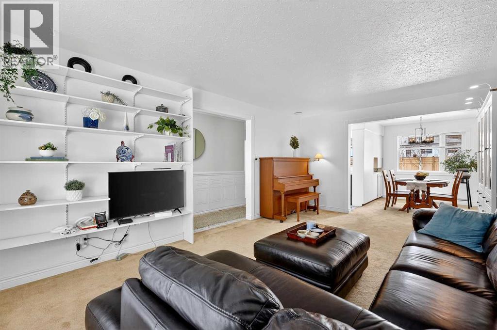 33 Warwick Drive SW, Calgary, Alberta  T3C 2R5 - Photo 10 - A2297421