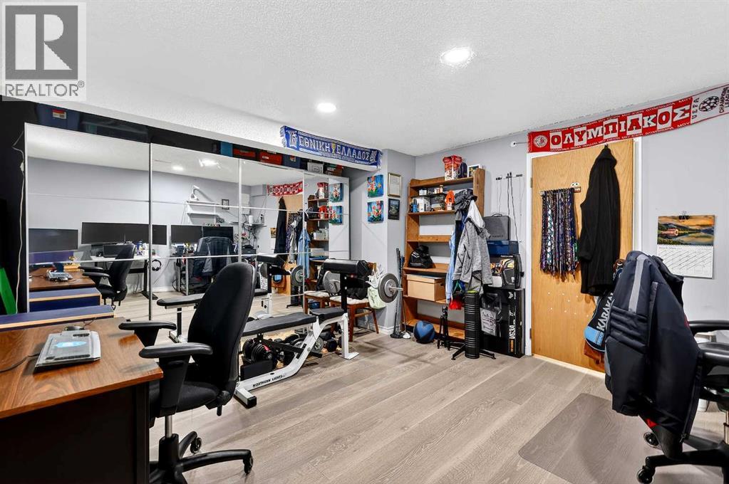 33 Warwick Drive SW, Calgary, Alberta  T3C 2R5 - Photo 38 - A2297421