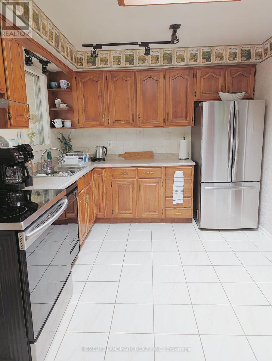 14 Lorraine Drive, Hamilton, Ontario  L8T 3R7 - Photo 3 - X12957854