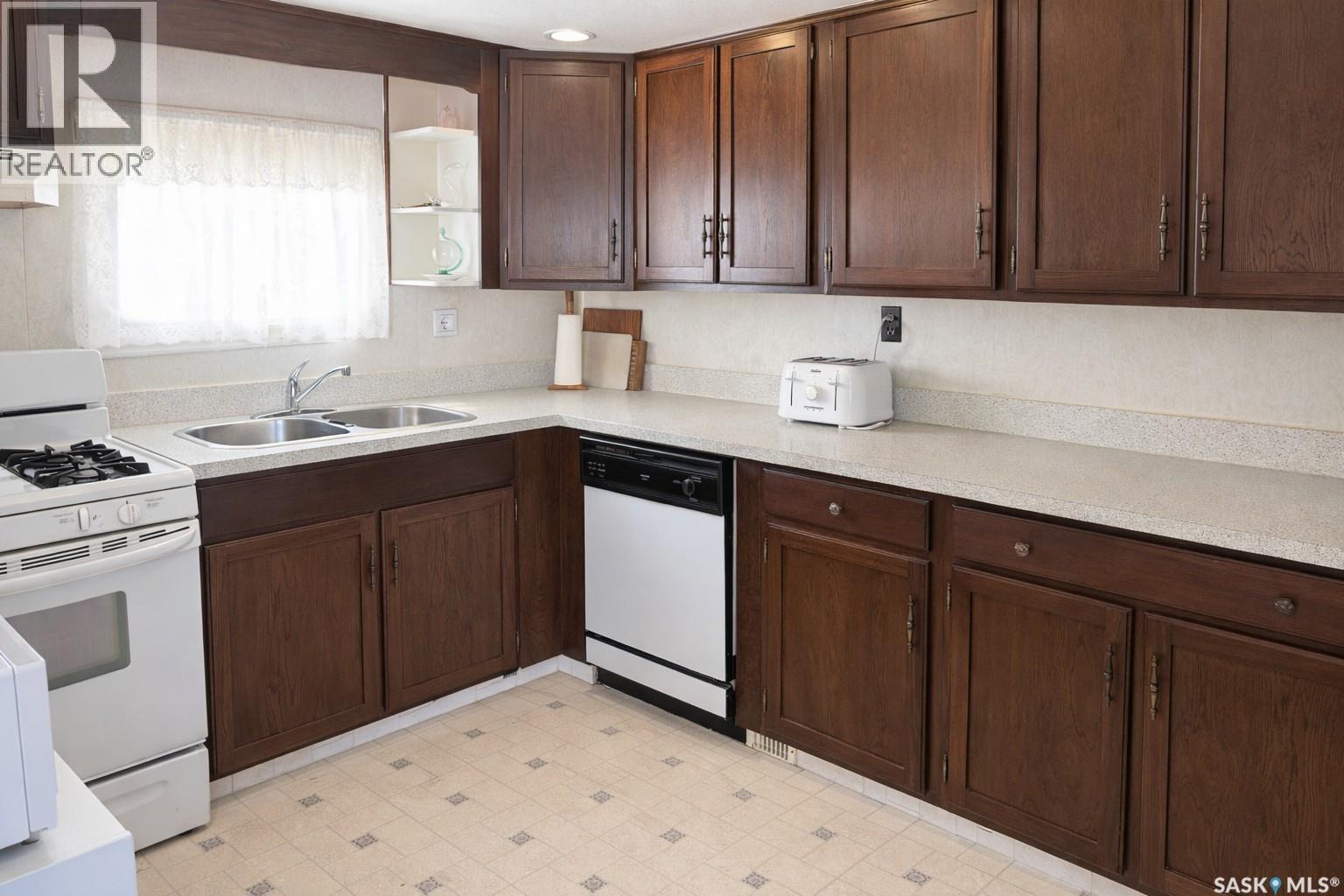 102 1st Avenue W, Parkside, Saskatchewan  S0J 2A0 - Photo 3 - SK031899