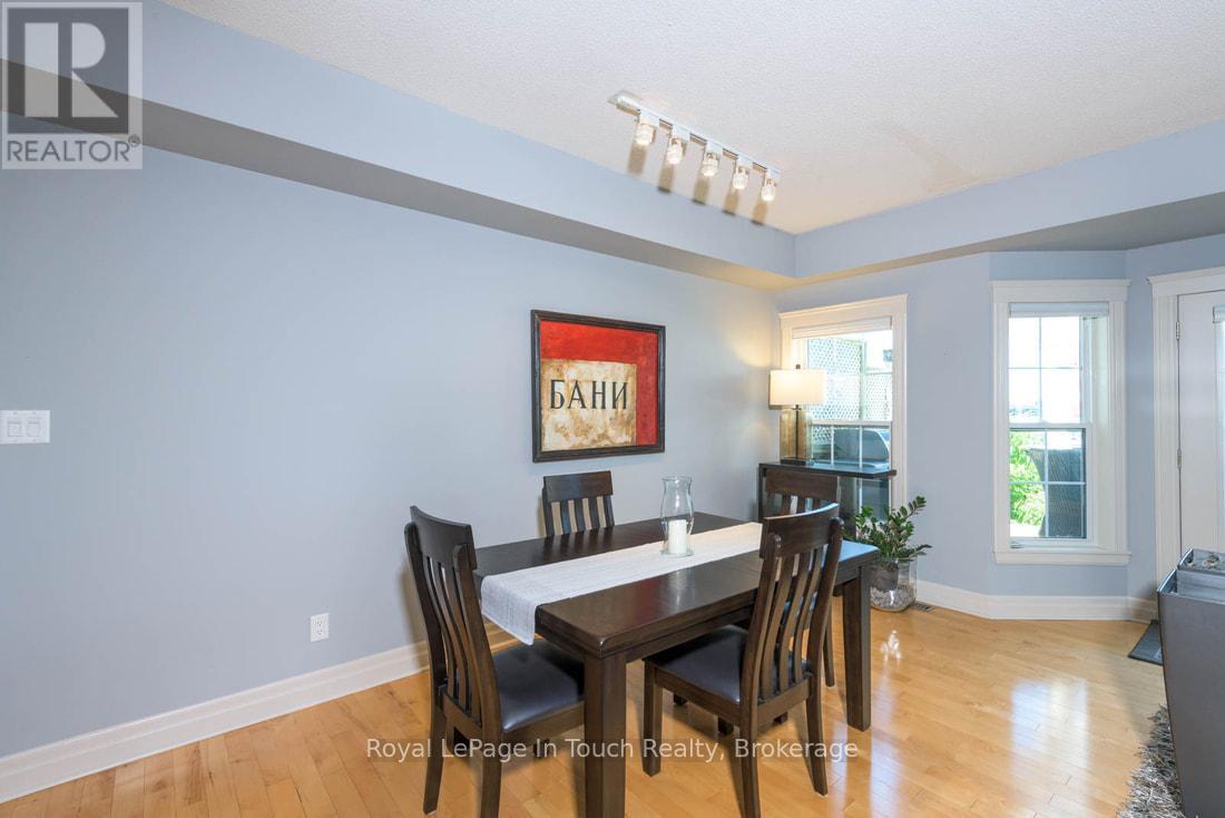 102 Wycliffe Cove, Tay, Ontario  L0K 2A0 - Photo 12 - S12808570