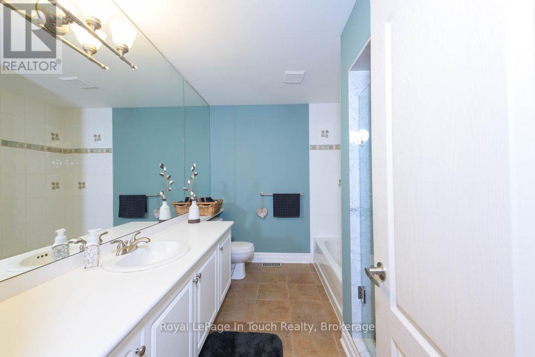 102 Wycliffe Cove, Tay, Ontario  L0K 2A0 - Photo 28 - S12808570