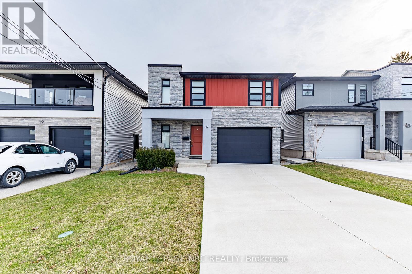 10 LEESON STREET, St. Catharines, Ontario