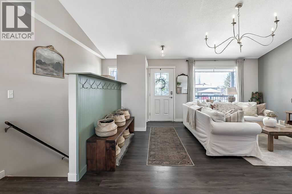 1724 4 Avenue Se, High River, Alberta  T1V 1W4 - Photo 3 - A2298976