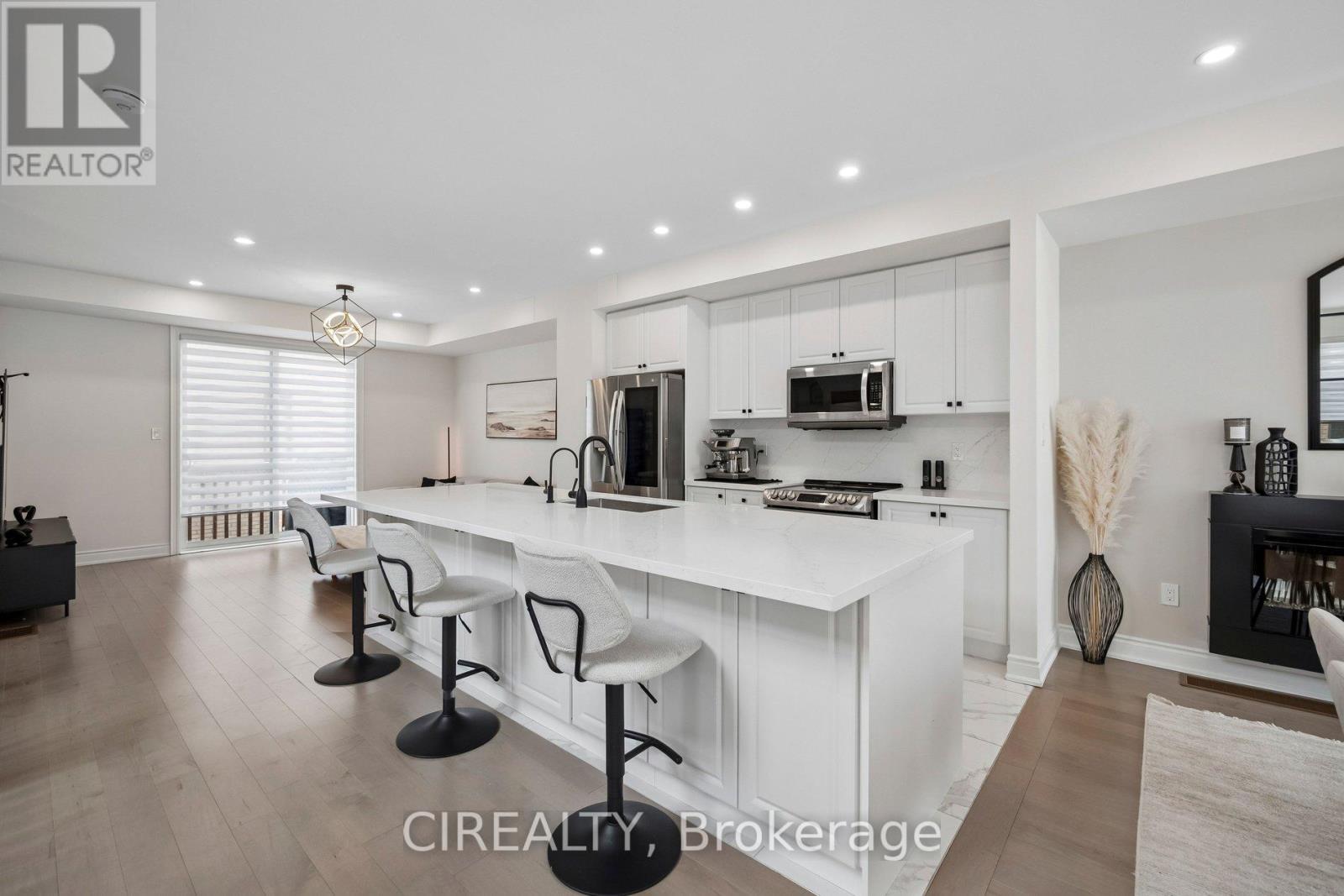 325 Laplante Street, Newmarket, Ontario  L3X 0M5 - Photo 14 - N12957534