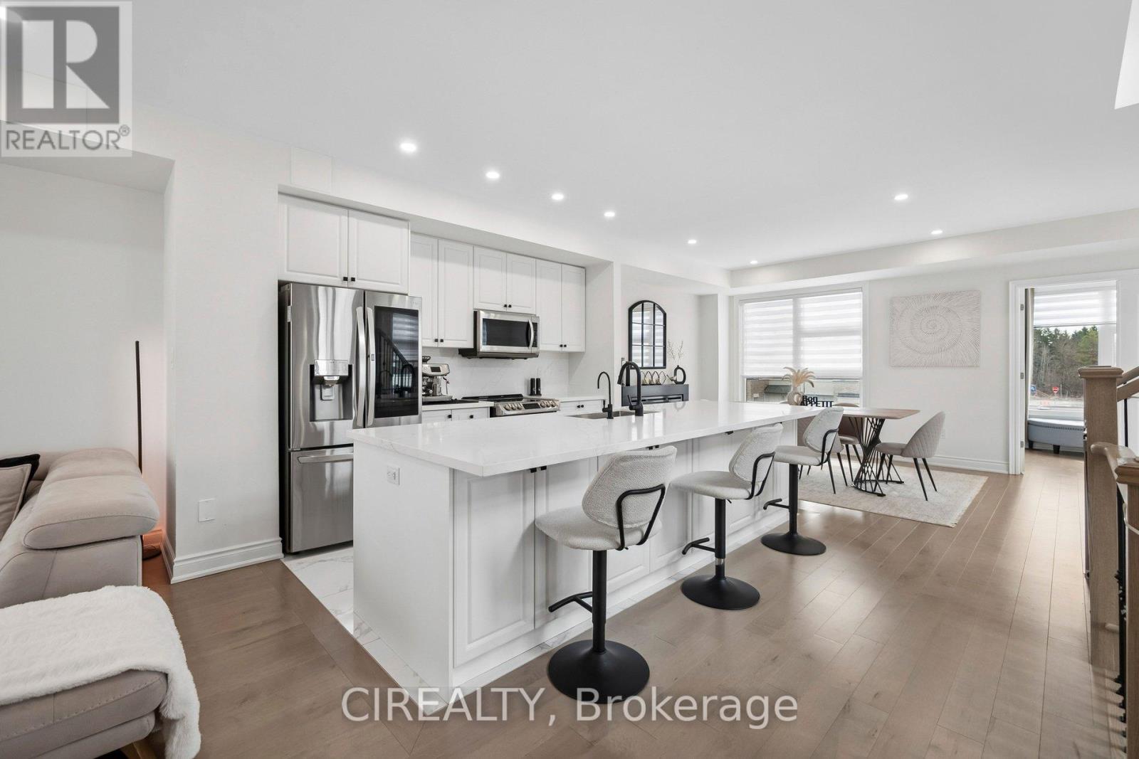 325 Laplante Street, Newmarket, Ontario  L3X 0M5 - Photo 13 - N12957534