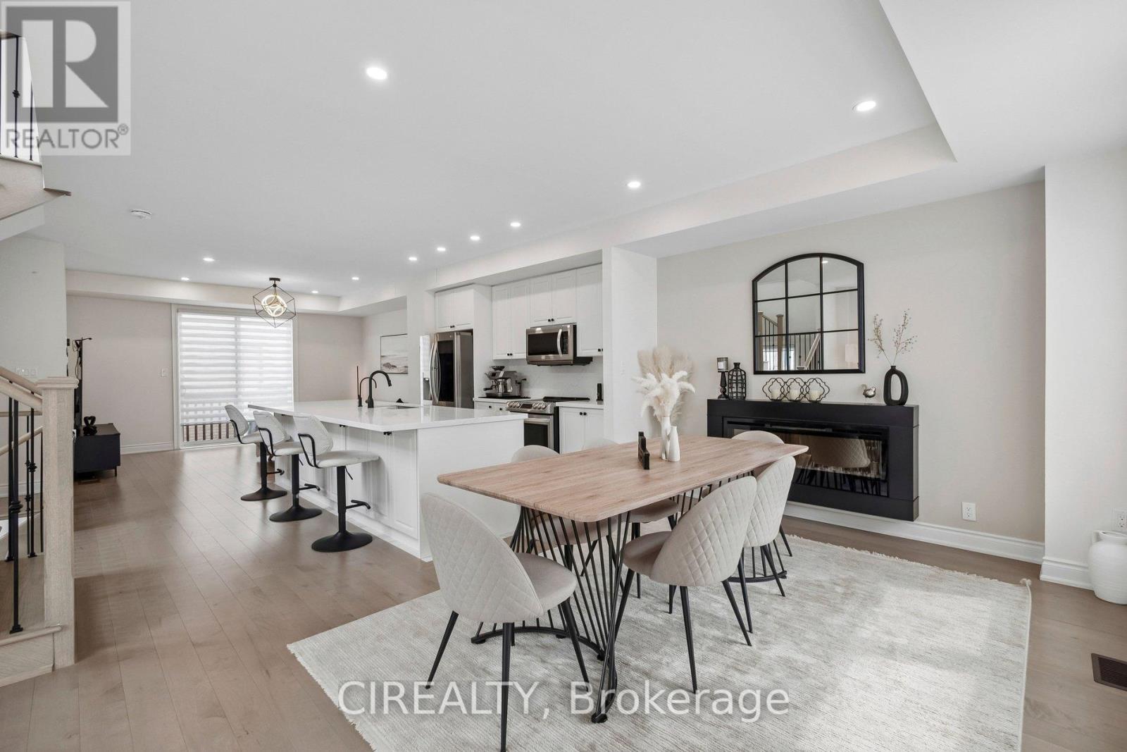 325 Laplante Street, Newmarket, Ontario  L3X 0M5 - Photo 17 - N12957534