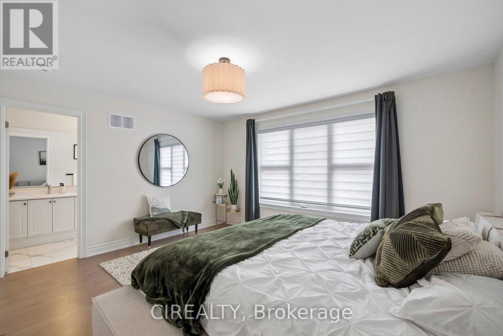 325 Laplante Street, Newmarket, Ontario  L3X 0M5 - Photo 27 - N12957534