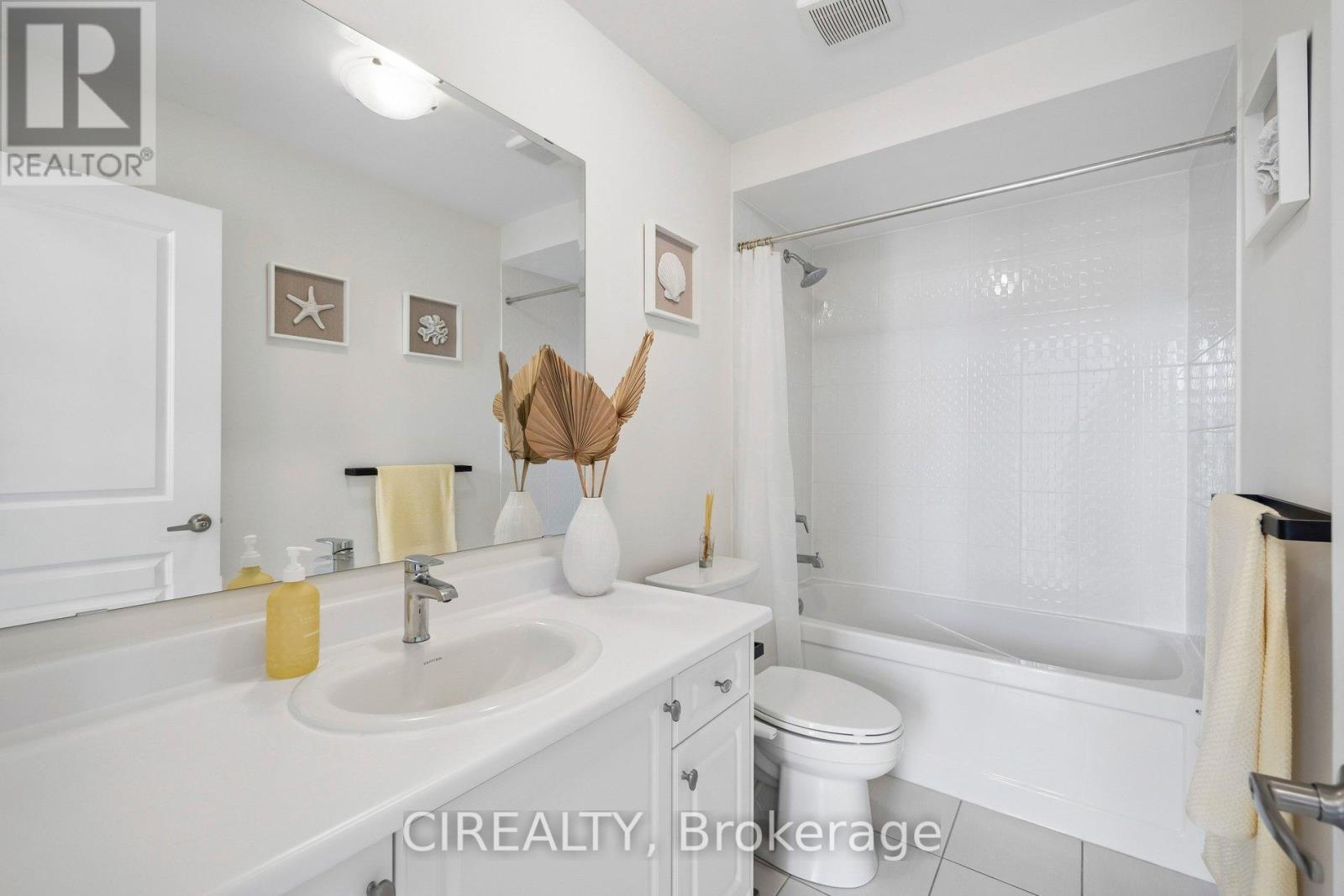 325 Laplante Street, Newmarket, Ontario  L3X 0M5 - Photo 32 - N12957534