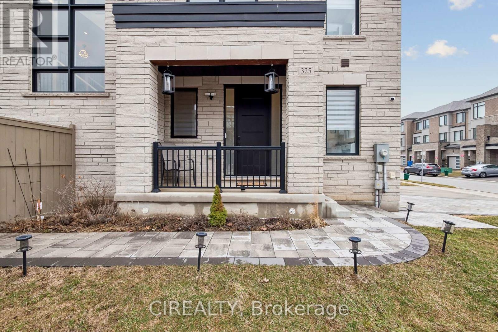 325 Laplante Street, Newmarket, Ontario  L3X 0M5 - Photo 33 - N12957534