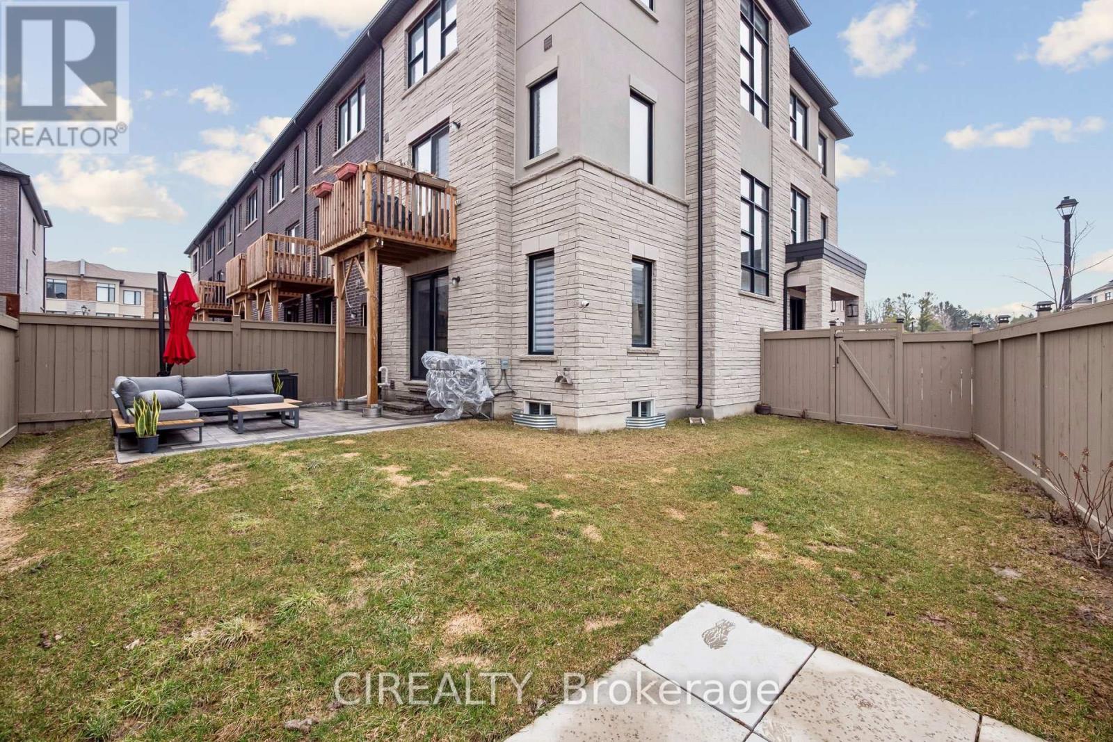 325 Laplante Street, Newmarket, Ontario  L3X 0M5 - Photo 36 - N12957534