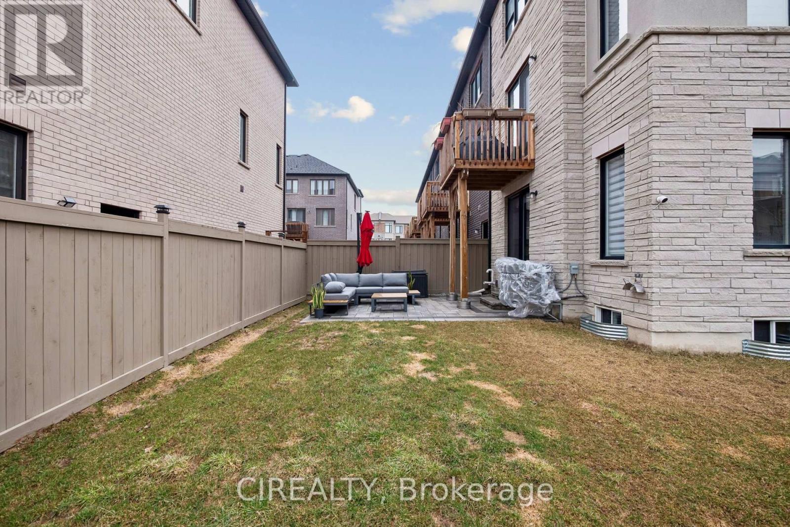 325 Laplante Street, Newmarket, Ontario  L3X 0M5 - Photo 37 - N12957534