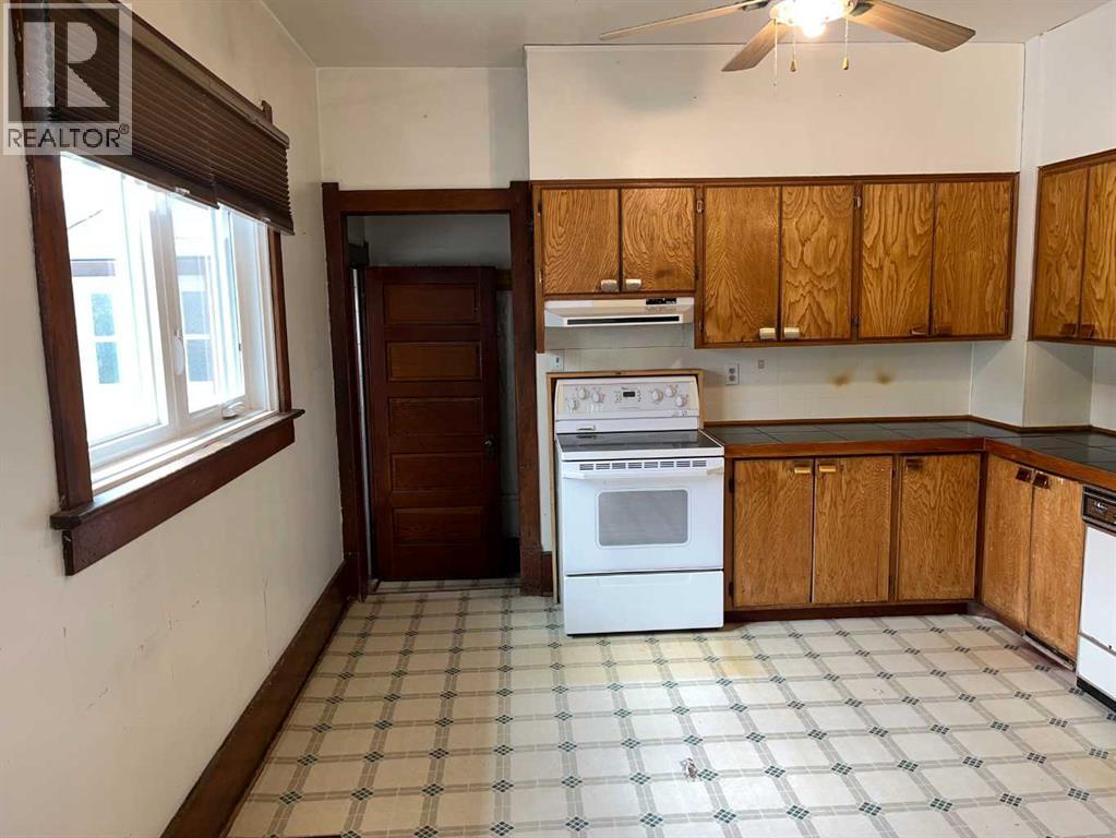 426 12b Street N, Lethbridge, Alberta  T1H 0M7 - Photo 12 - A2298320