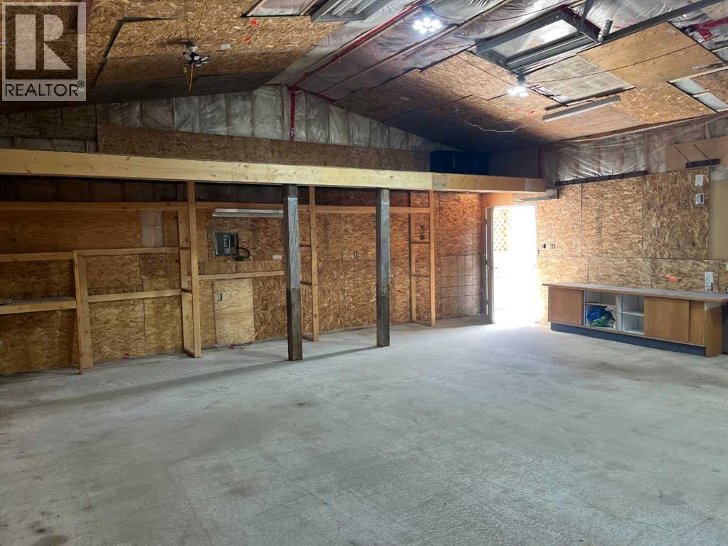 426 12b Street N, Lethbridge, Alberta  T1H 0M7 - Photo 9 - A2298320