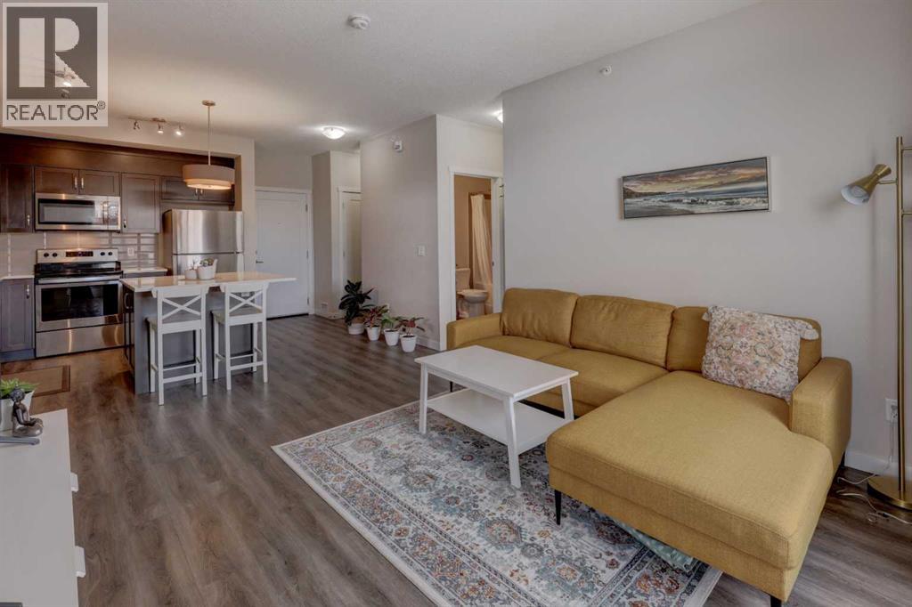 410, 30 Shawnee Common SW, Calgary, Alberta  T2R 0R1 - Photo 13 - A2294651