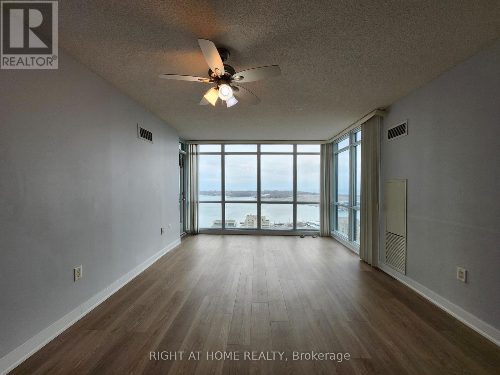 3010 - 15 Fort York Boulevard, Toronto, Ontario  M5V 3Y4 - Photo 2 - C12957872