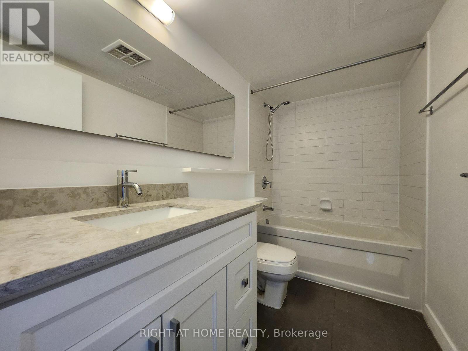 3010 - 15 Fort York Boulevard, Toronto, Ontario  M5V 3Y4 - Photo 8 - C12957872