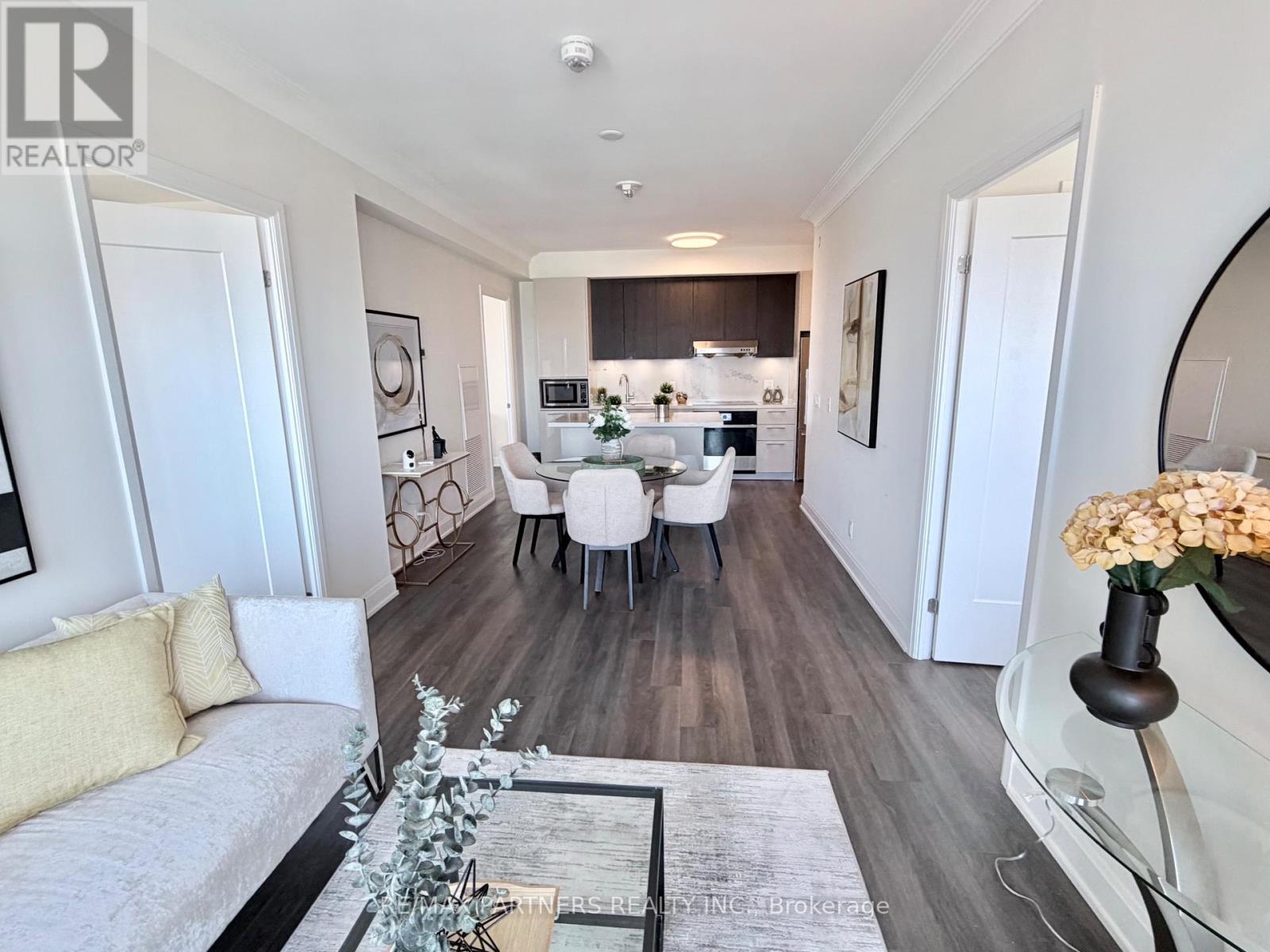 2710 - 8 Water Walk Drive, Markham, Ontario  L3R 6L4 - Photo 2 - N12947994